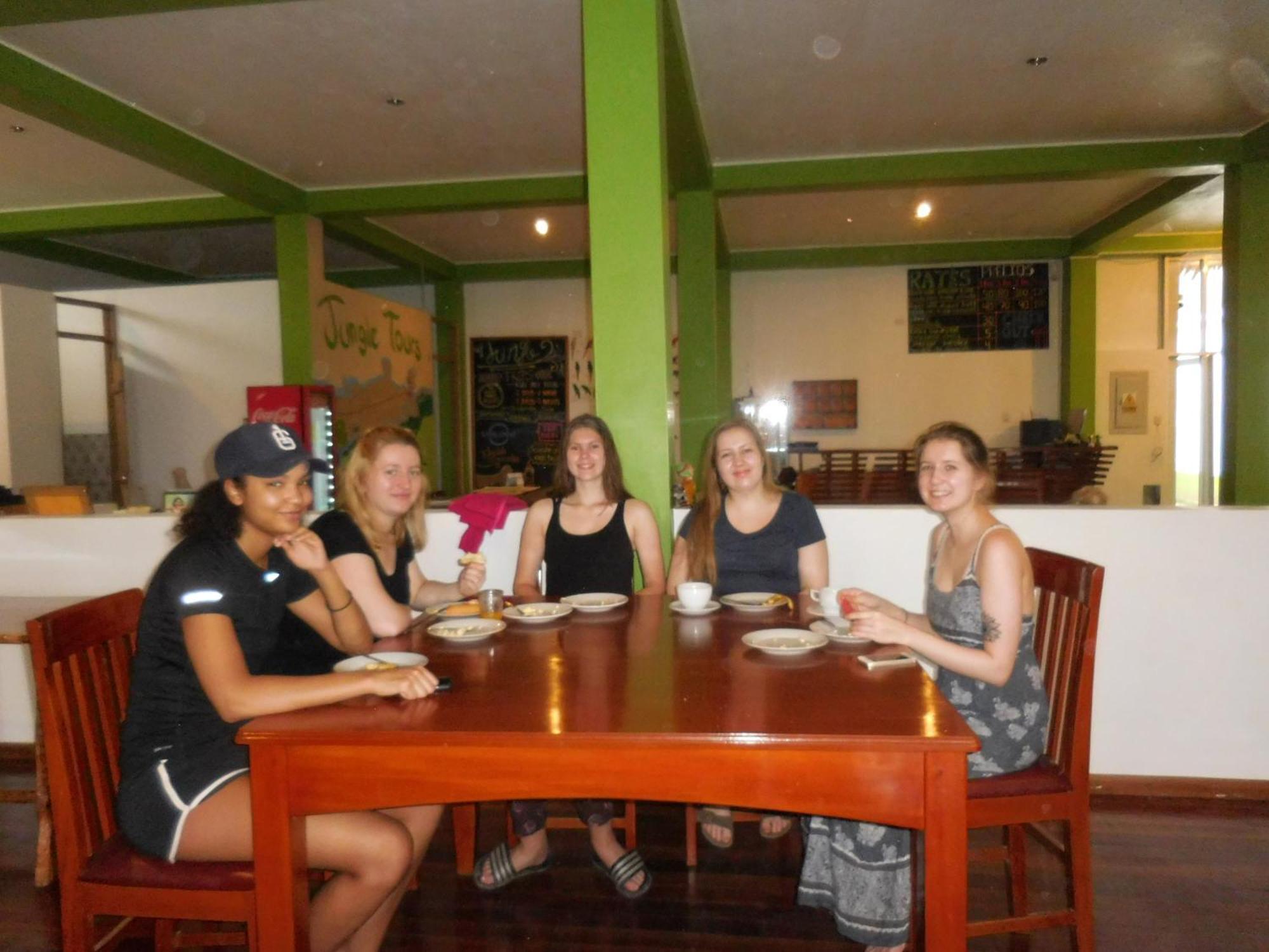 Tambopata Hostel Puerto Maldonado Ngoại thất bức ảnh